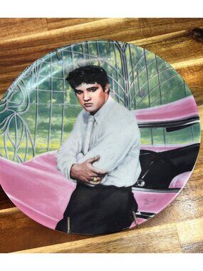 Collectible Elvis plate, circa 1988, Looking at a Legend, Delphi plate
